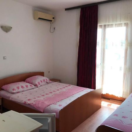 Rooms Ajllin Ulcinj Esterno foto