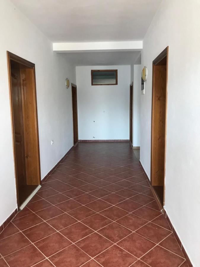 Rooms Ajllin Ulcinj Esterno foto