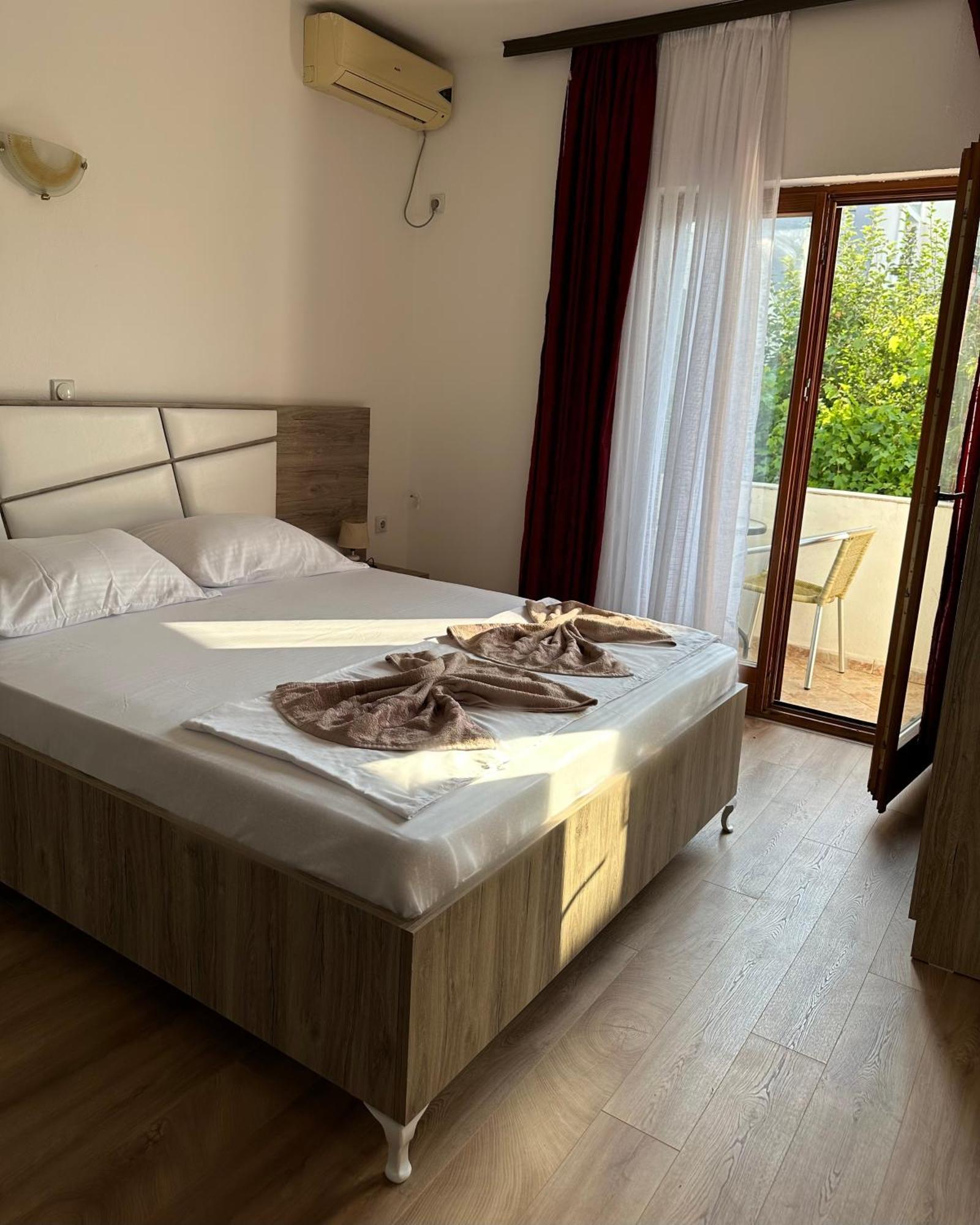 Rooms Ajllin Ulcinj Esterno foto