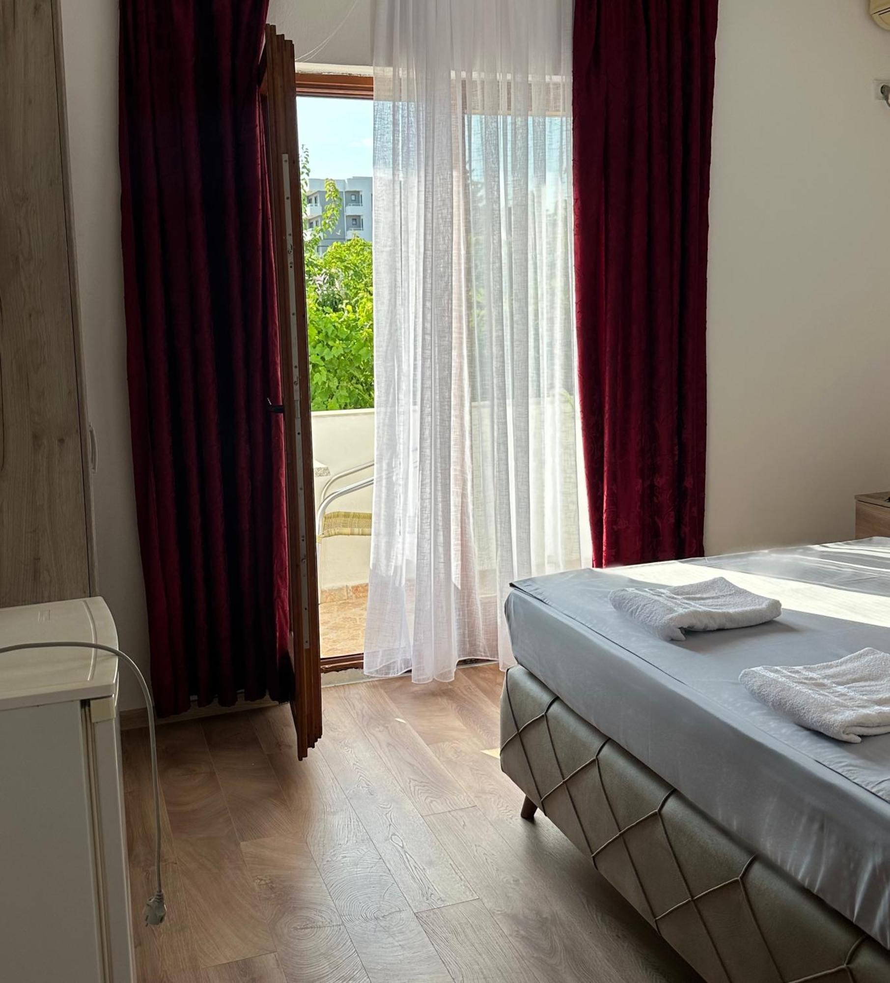 Rooms Ajllin Ulcinj Esterno foto
